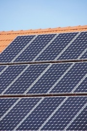 Photovoltaikanlage auf einem Dach. Foto: http://www.twicepix.net